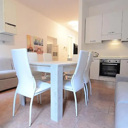 Bellagio Villa Sleeps 6 With Air Con And Wifi בלאג'יו